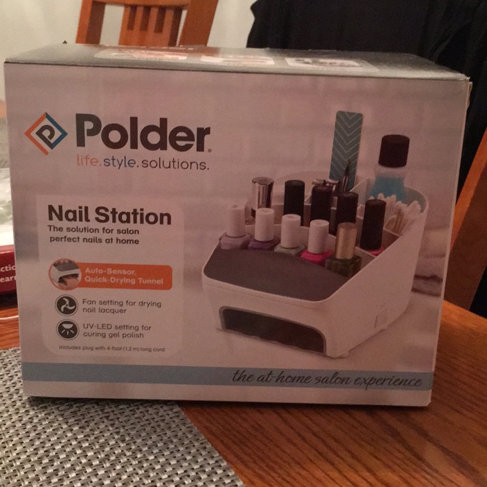 Polder nail station with gel UV light AND a fan!
